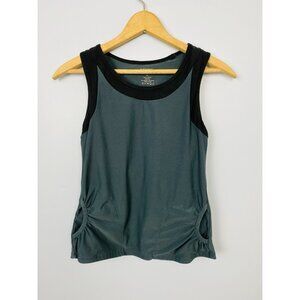 Vogo Athletica Womens Size Med Sleeveless Workout Tank with Pockets